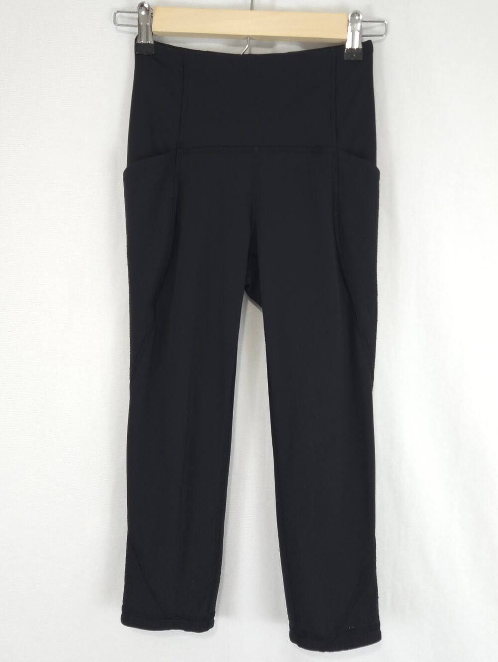 Lululemon Women's Breezy Dot Crop 19' High Rise Legging
